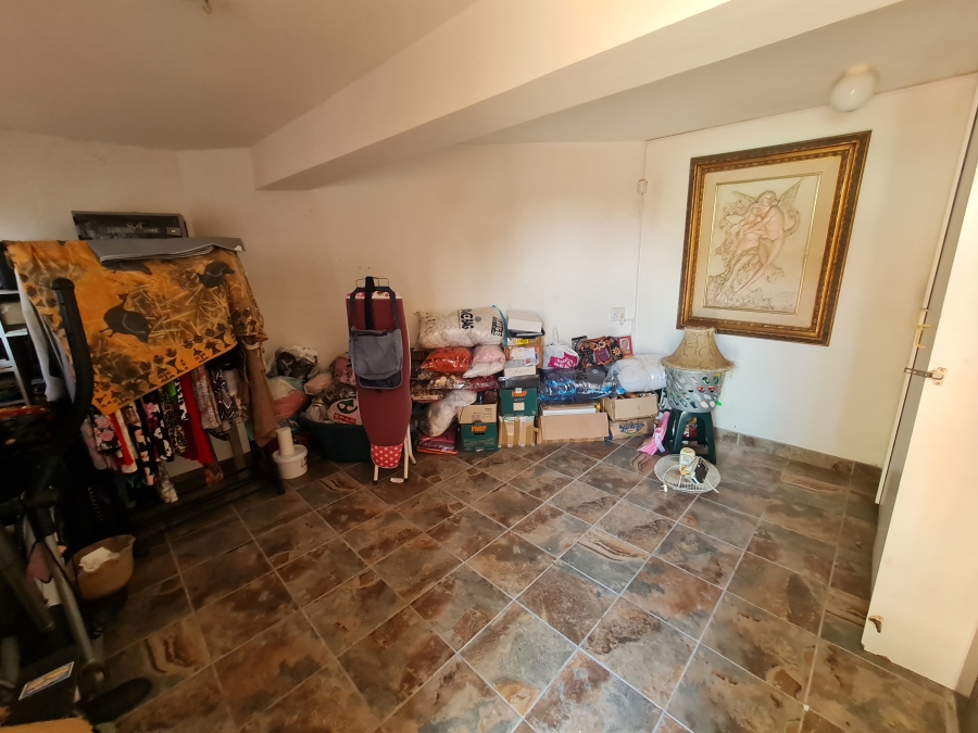 4 Bedroom Property for Sale in Ferreira Town Eastern Cape